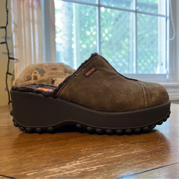 *SOLD* Rocket Dog platform mules - Picture 3 of 6